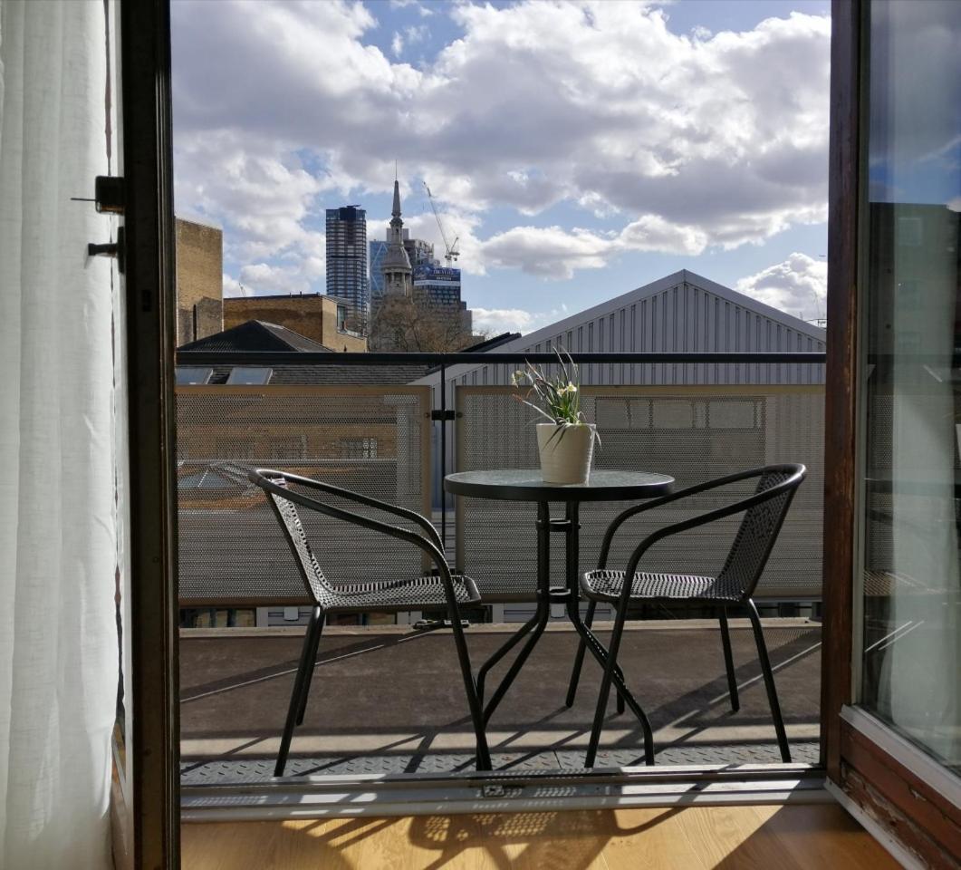 Quarto em Acomodações Particulares Spacious Bright W/private Br, View & Terrace. Londres